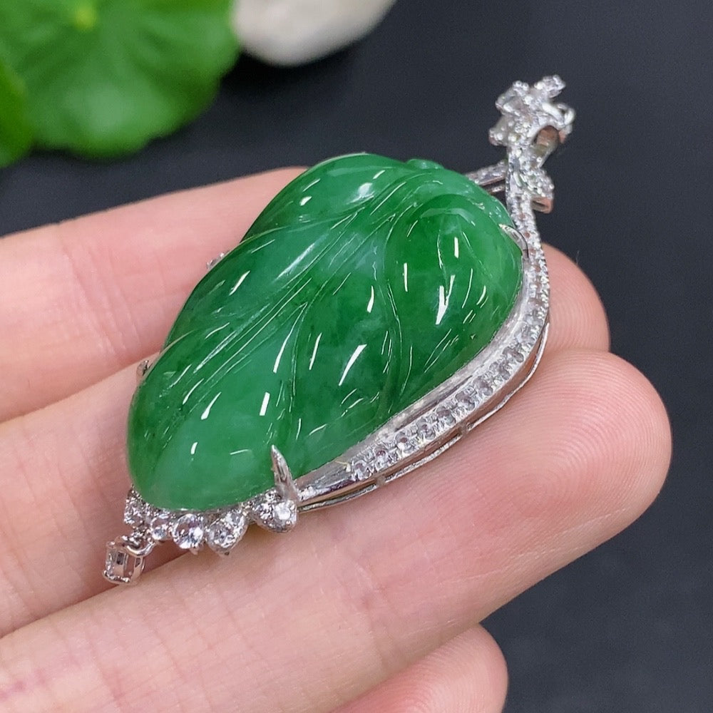 Jadeite Leaf Pendant 18k Gold Non-Diamond