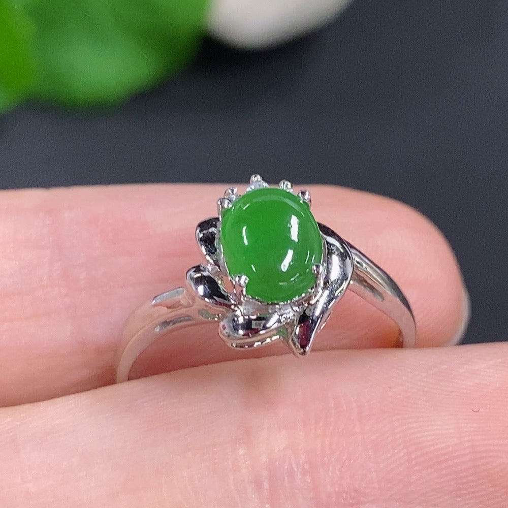 Jadeite Cabochon Ring 18K Gold No Diamond