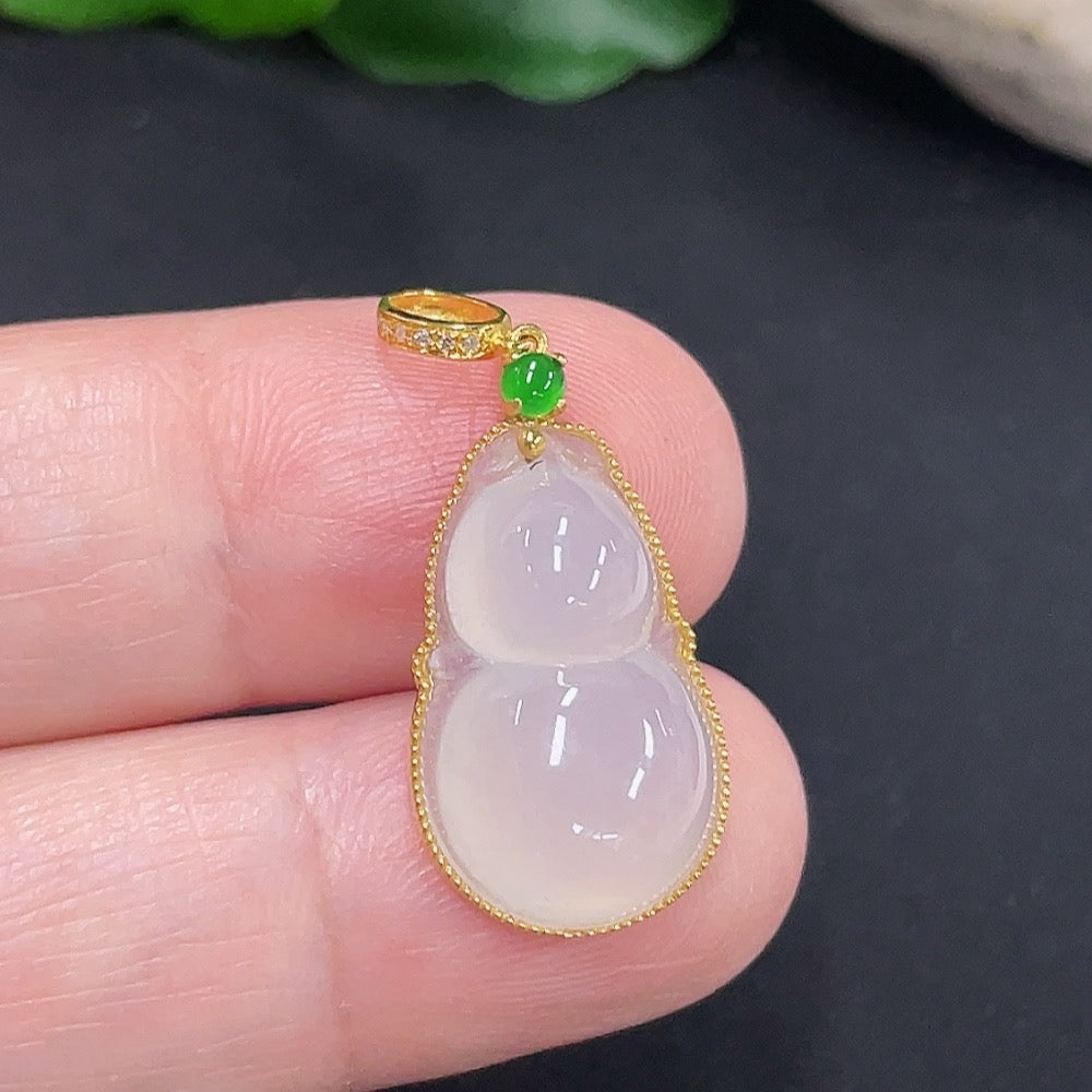 Jadeite Gourd Inlaid Pendant 18K Gold Total Weight Approx. 2.3g (With Diamond Accents)