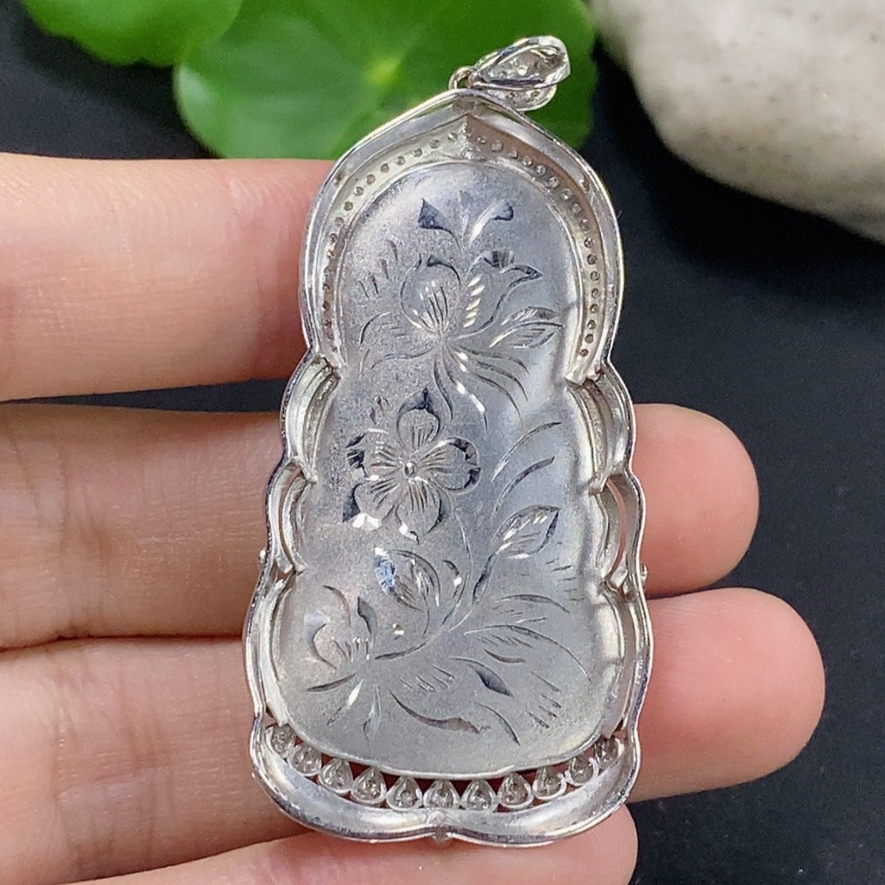 Jadeite Guanyin Inlaid Pendant with 18k Gold and Diamonds
