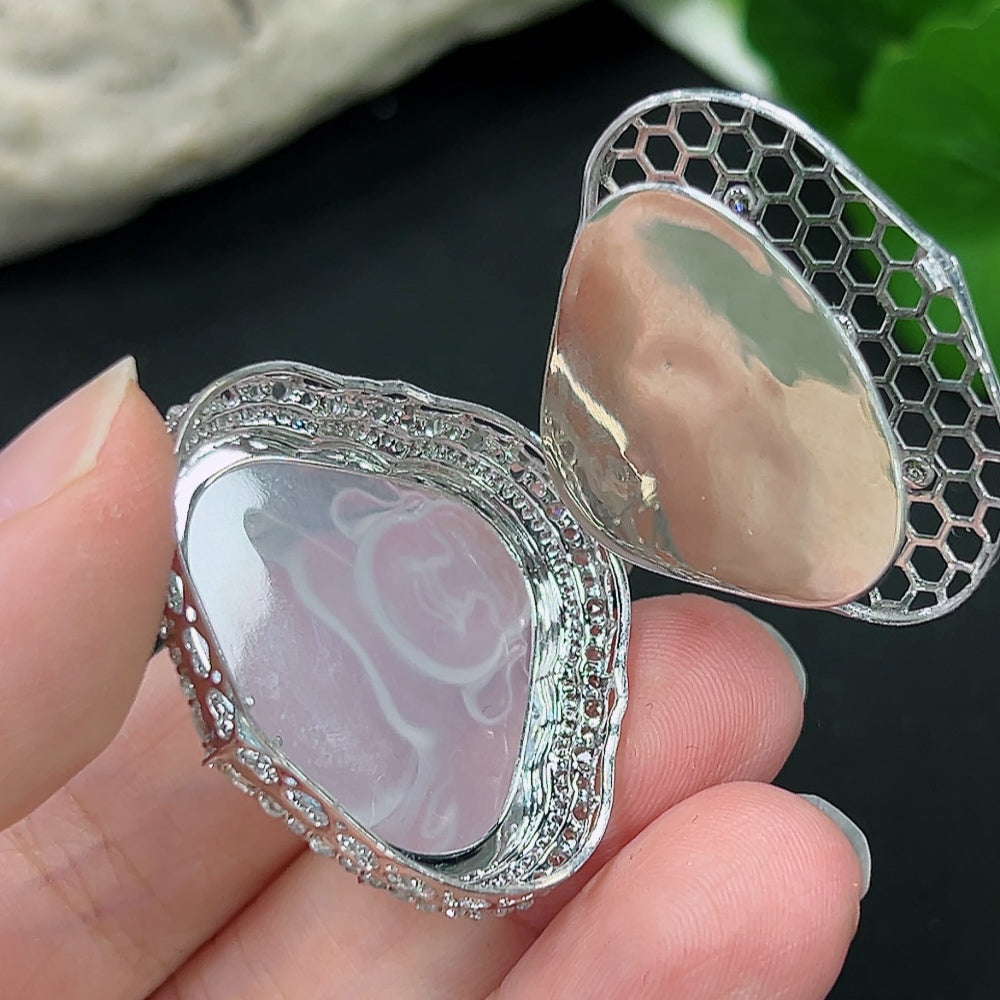 Jadeite Buddha Pendant with 18K Gold Mount, Total Weight Approx. 11.2g (Diamond Accented)