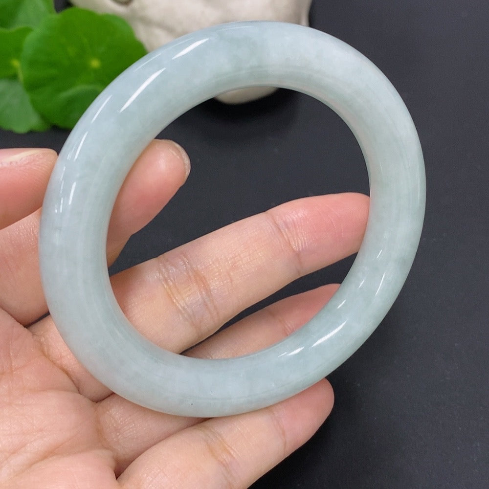 Jadeite Round Bangle