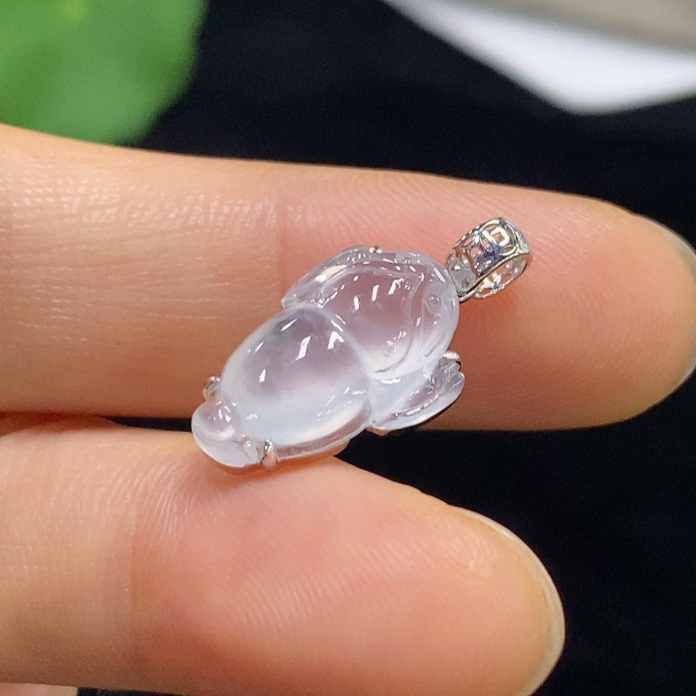 Jadeite Three-Legged Golden Toad Inlaid Pendant 18k Total Weight Approx. 1.53g
