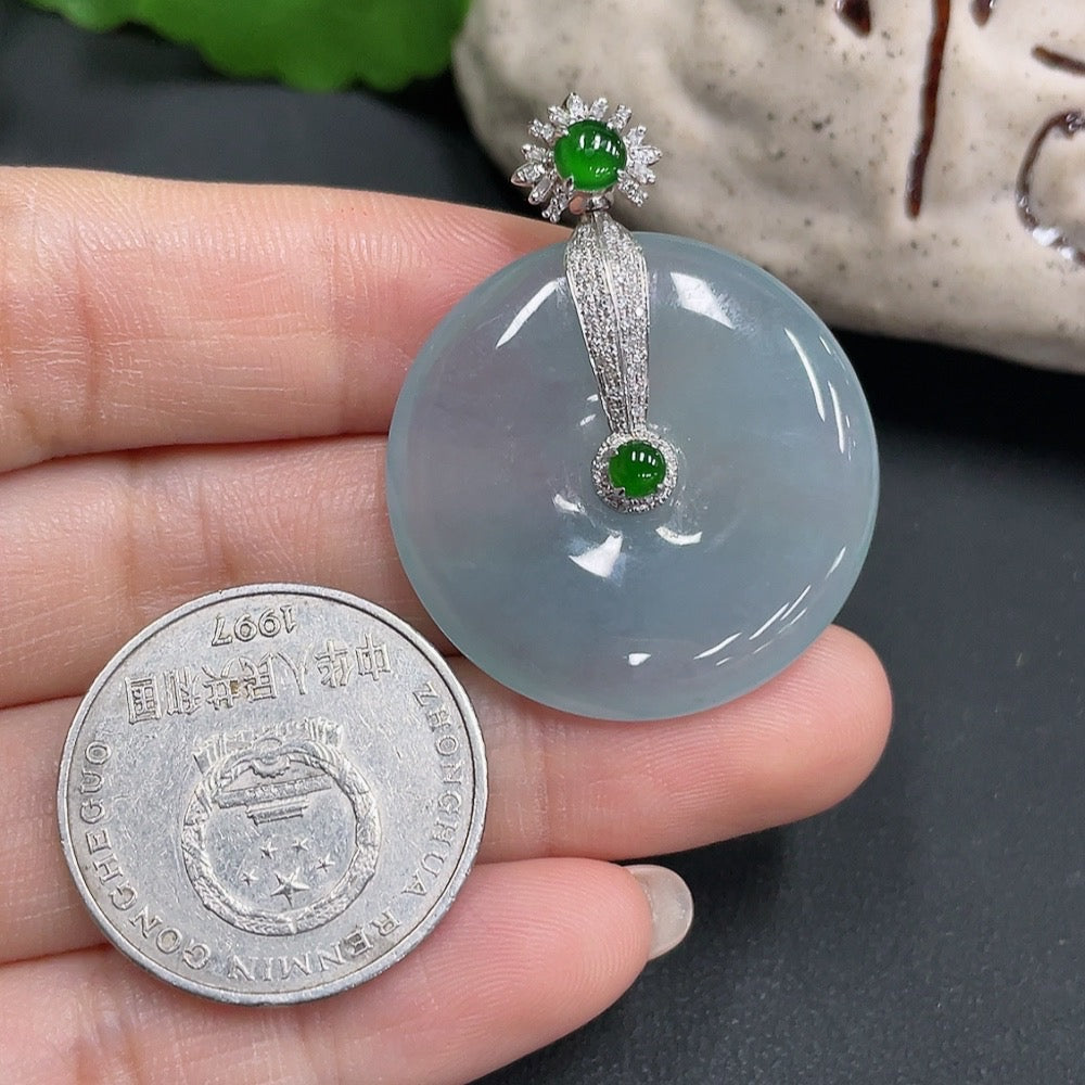 Jadeite Pendant Peace Buckle 18k