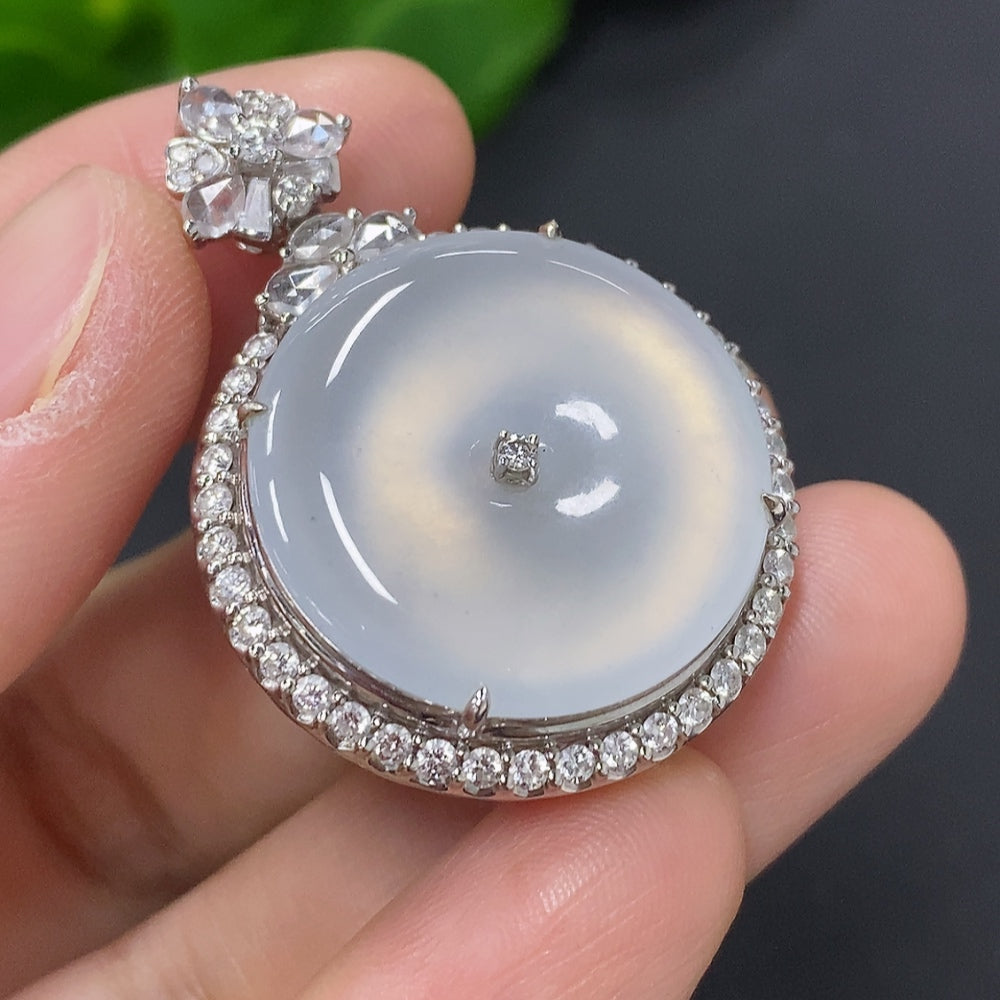 Jadeite Pendant with 18K Gold, Total Weight Approx. 11.7g (Accented with Diamonds, Non-diamond Quantity: Large 1pc)