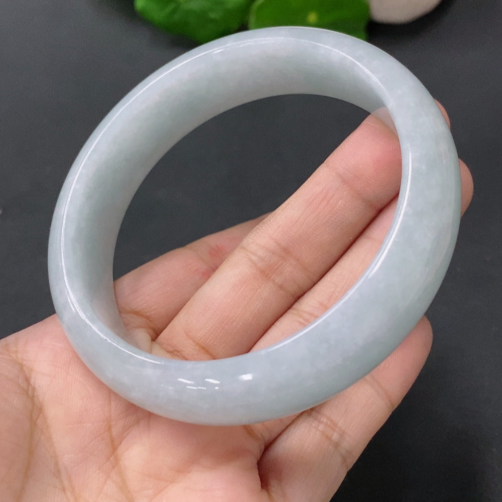 Jadeite Round Bracelet Size 58.5 Total Weight 67.967g