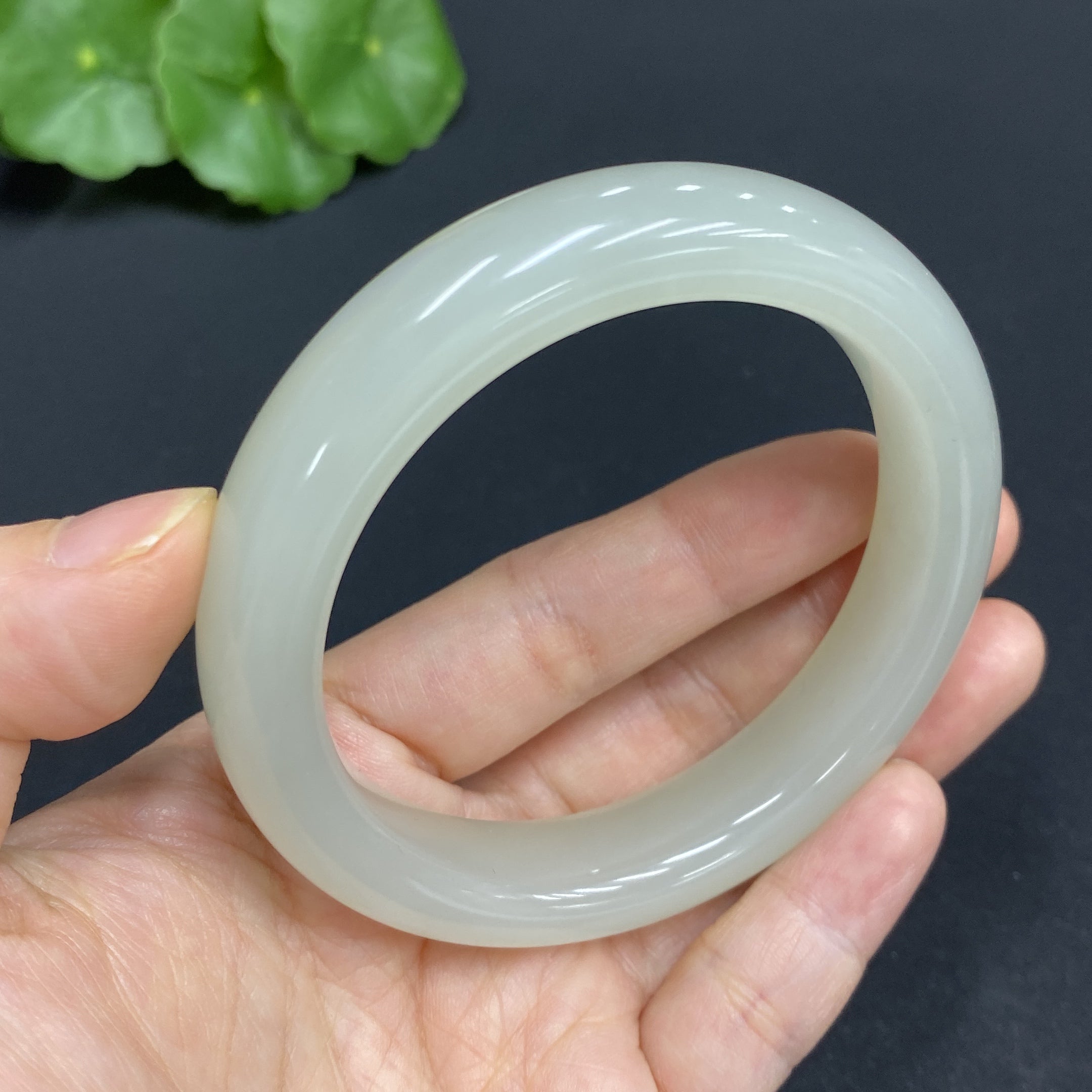 Hetian Jade Round Bracelet Size 56.8 Total Weight Approx. 59.8g