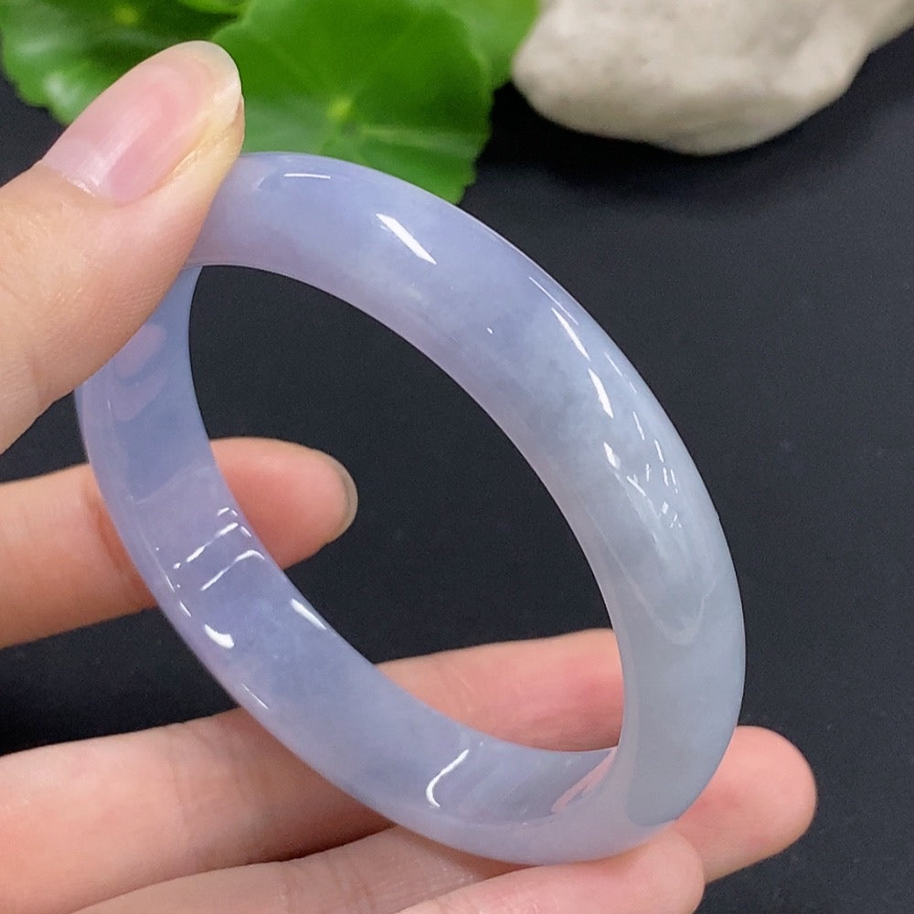 Jadeite round bangle in size 54.6 with a total weight of 40.55g, showcasing smooth, polished jadeite from HKHQ.