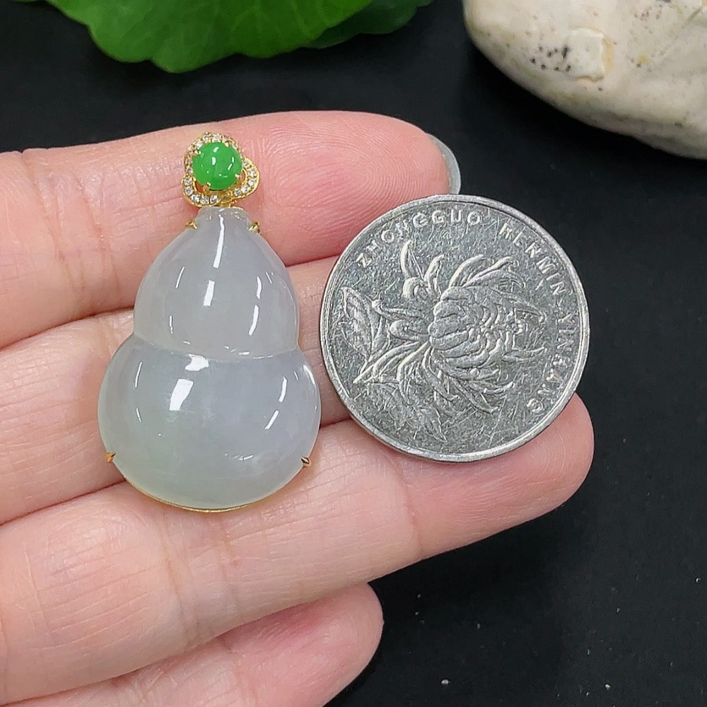 Jadeite Gourd Inlaid Pendant 18K Gold Total Weight Approx. 6g (With Diamond Accents)
