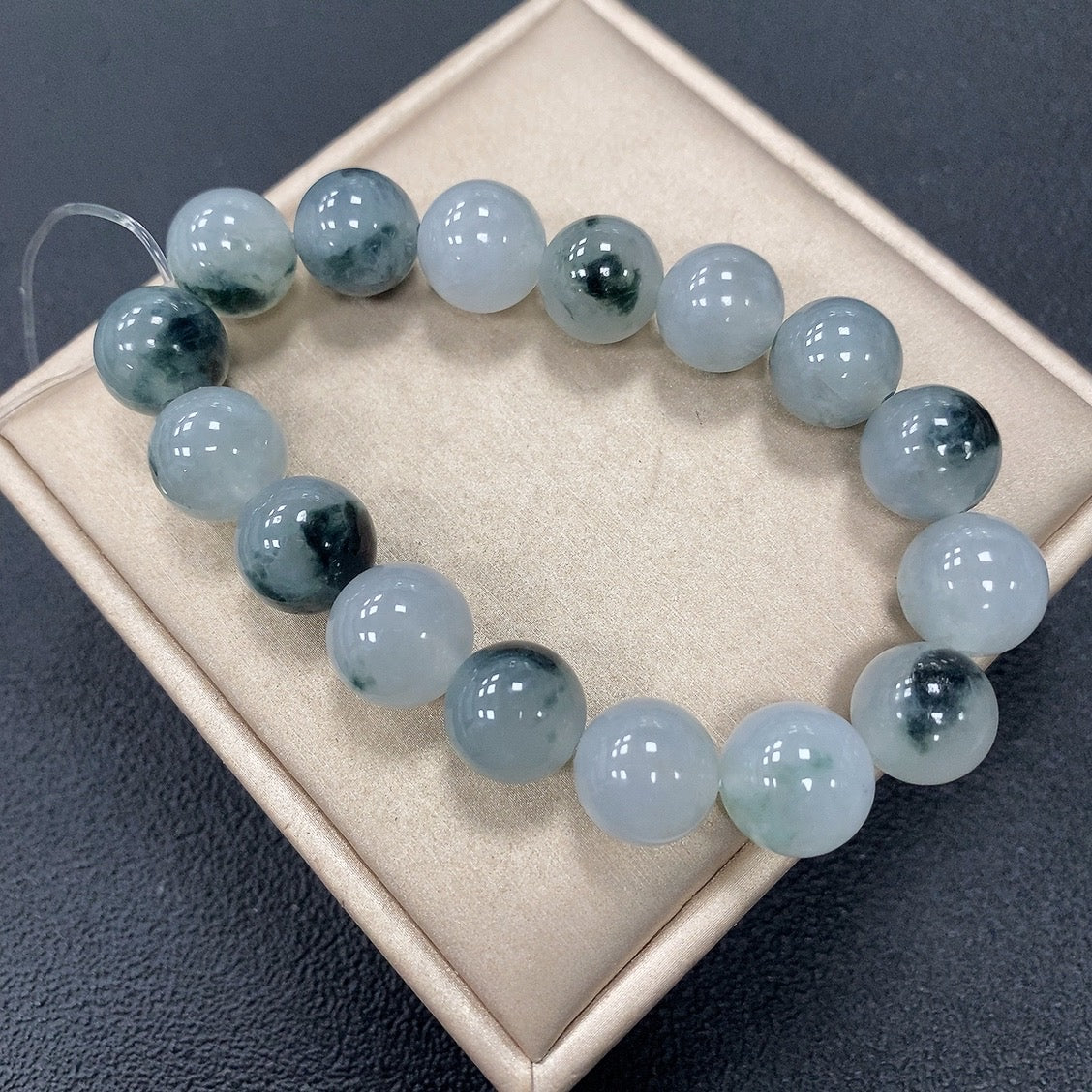 Jadeite Beaded Necklace with Floating Floral Patterns, Some Beads with Veins, Size 12.9