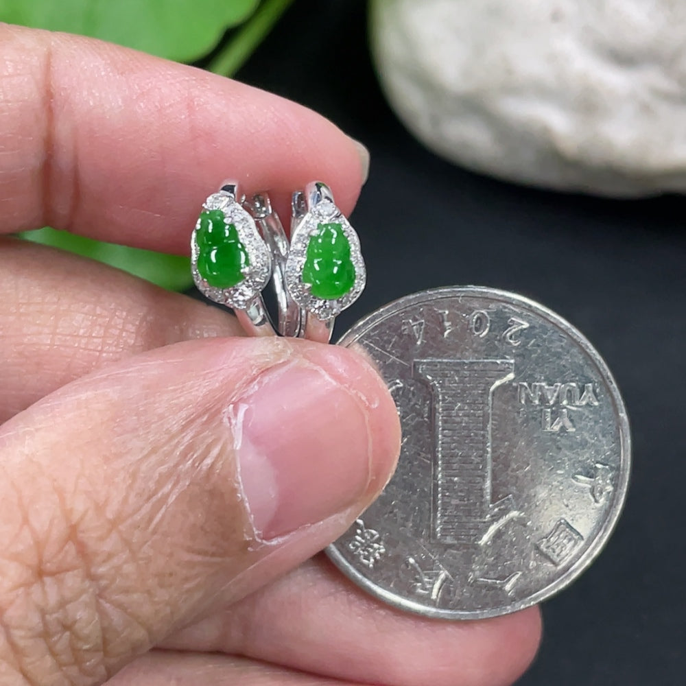 HKHQ jadeite gourd inlaid diamond ear studs in 18k gold, pair with intricate design, total weight 1.24g, elegant jewelry.