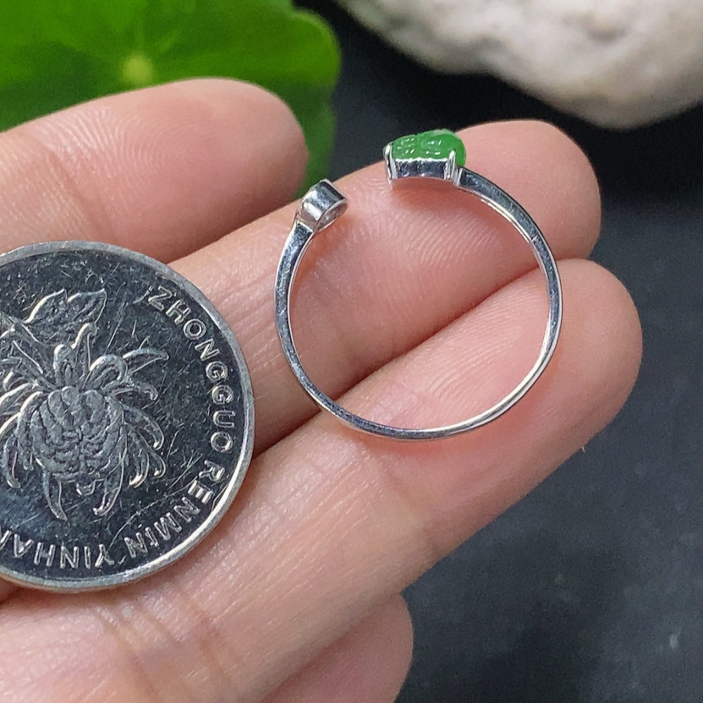 Jadeite Inlaid Ring 18k Gold Set with Diamonds Size 14 Total Weight Approx. 0.86g