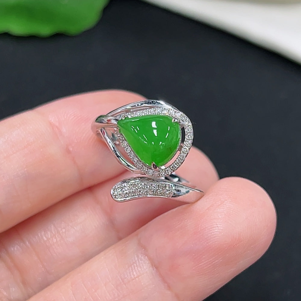 Jadeite inlaid ring18K gold (with diamond accents)
