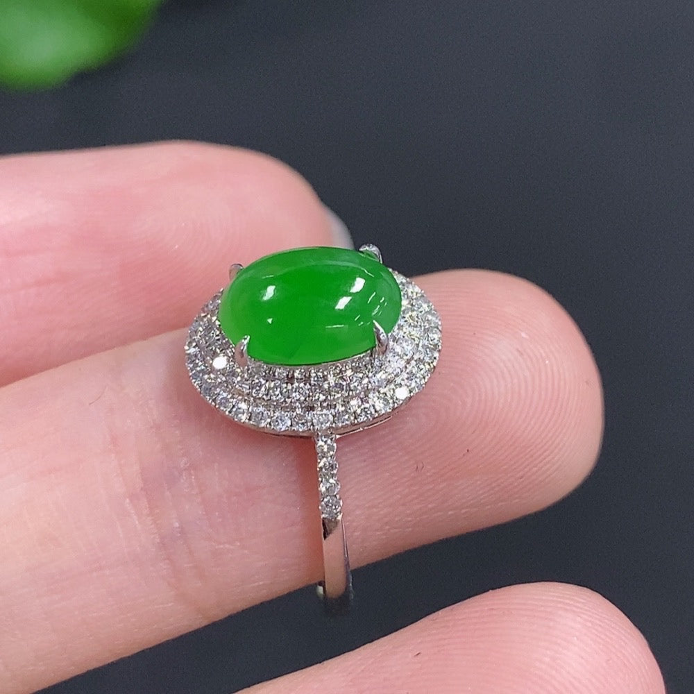 Jadeite Cabochon Ring 69% GoldWith Diamond Accents