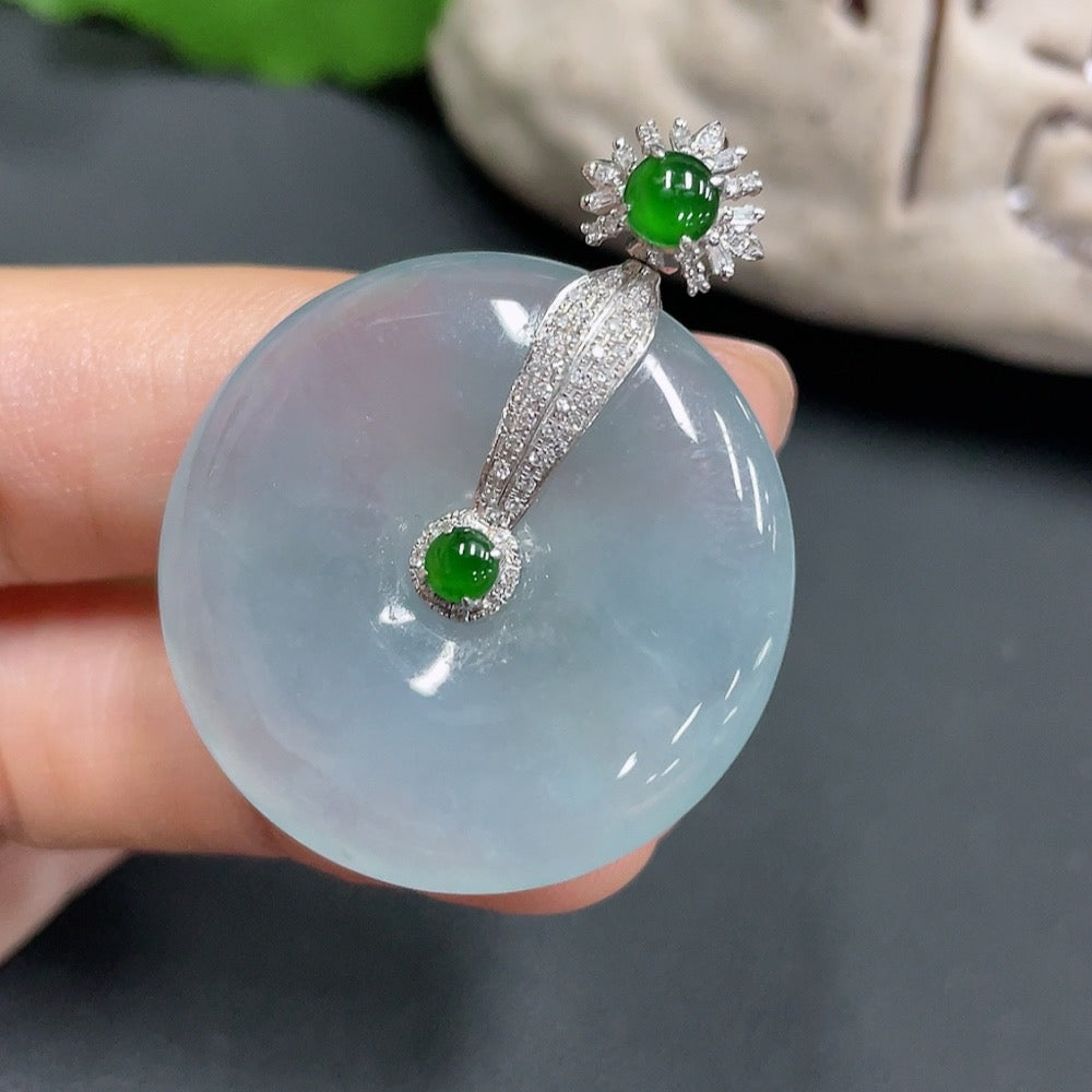 Jadeite Pendant Peace Buckle 18k