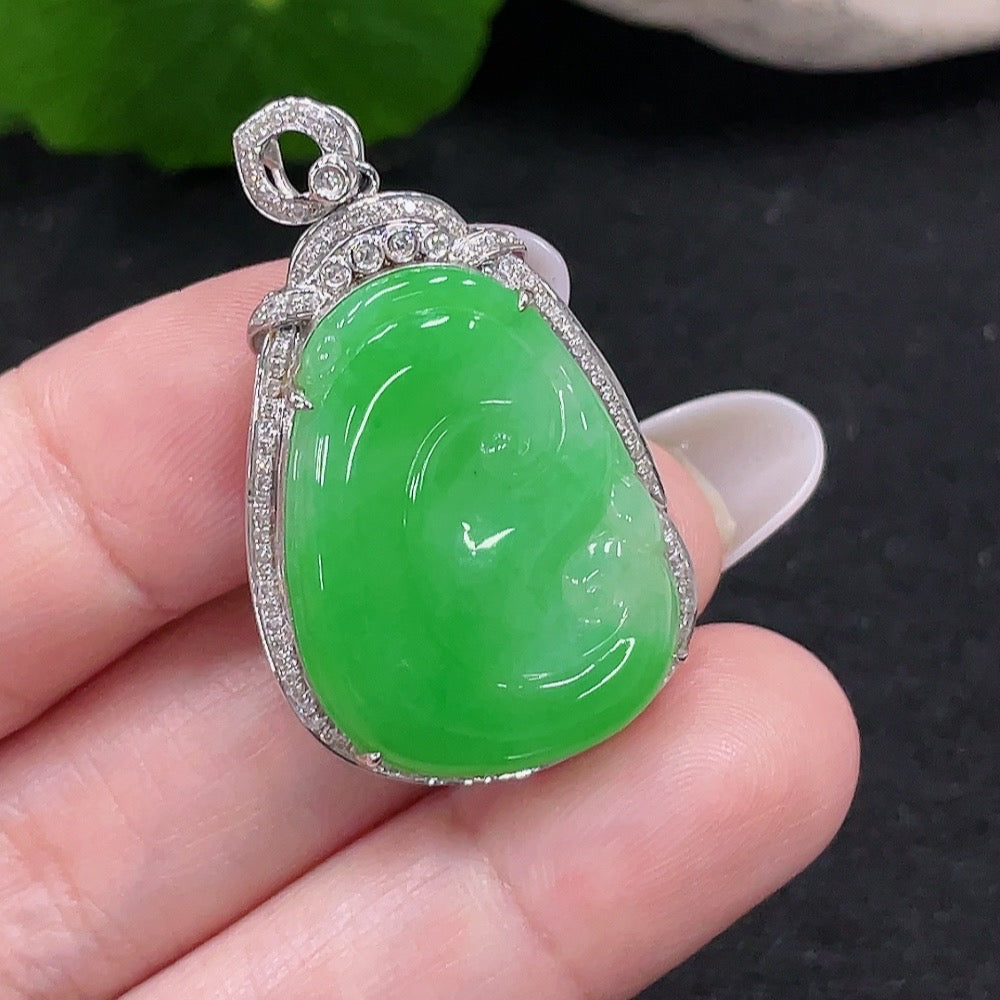 Jadeite Ruyi Pendant 18K Gold Total Weight Approx. 6.7g (With Diamond Accents)