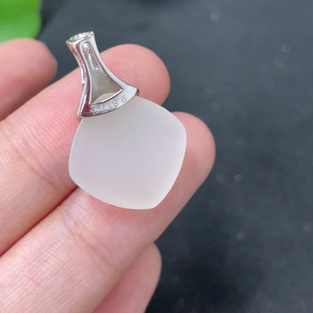 Hetian Jade Inlaid Pendant, 18k Gold, Non-Diamond, Matching Beads Not Hetian Jade, Total Weight Approx. 3.2g