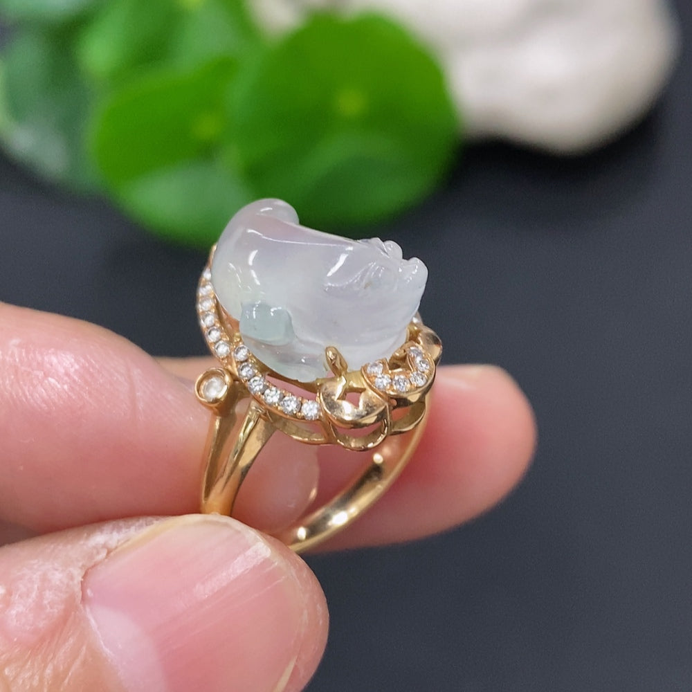 Jadeite inlaid ring 18K gold (with diamond accents)