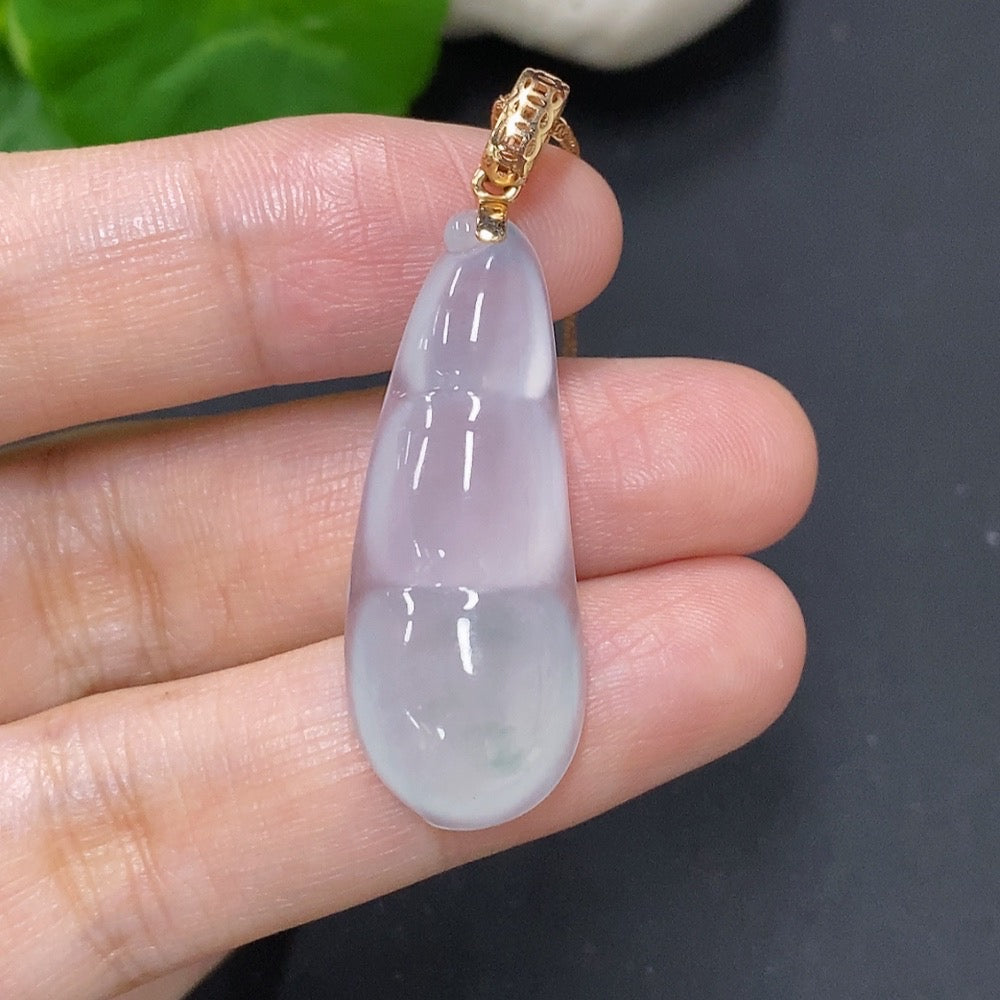 Jadeite Lucky Bean Pendant 18k Gold Total Weight Approx. 6.4g (Including Chain)