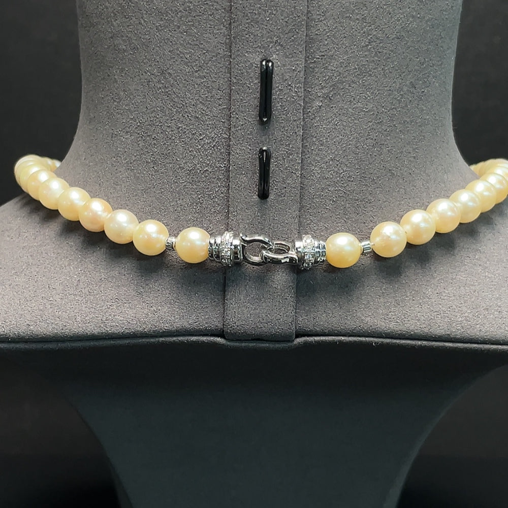 Saltwater Pearl Necklace Color Origin Undetermined Non-Gold