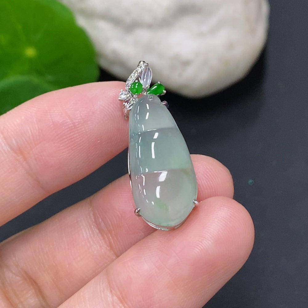 Jadeite Lucky Bean Pendant in 18K Gold (With Diamond Accents)