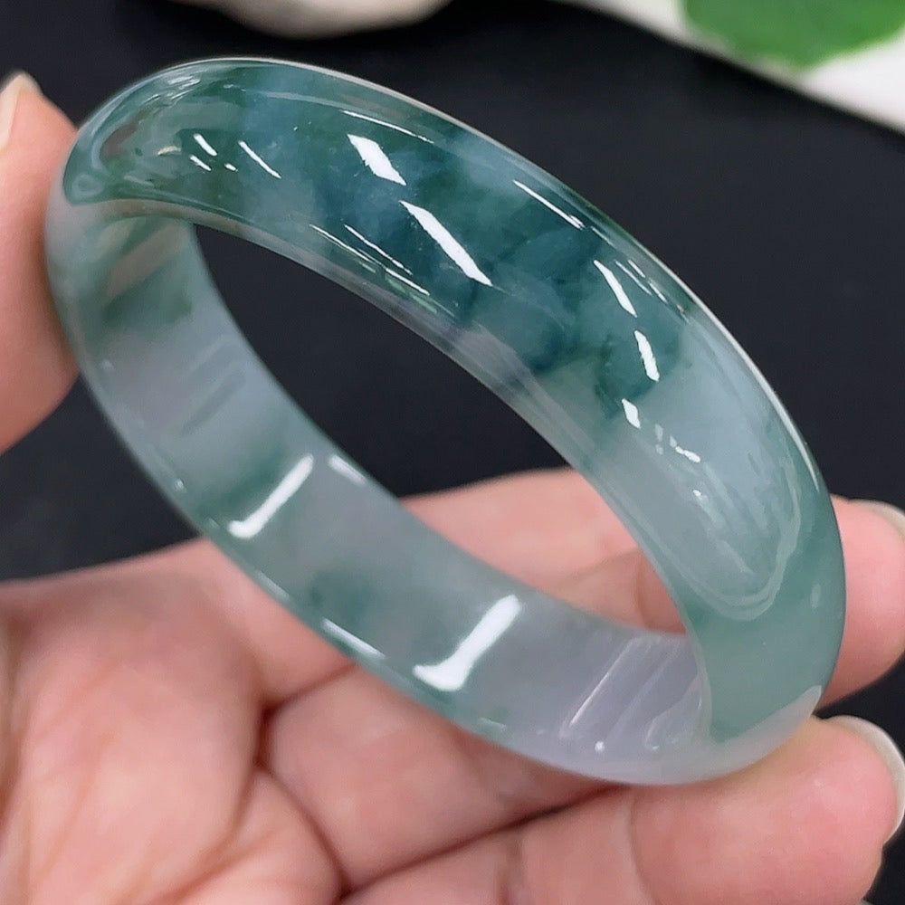 Jadeite Concubine bracelet by HKHQ featuring jade stones, size 52/46.8, weighing approx. 37.6g, detailed close-up of the bracelet.