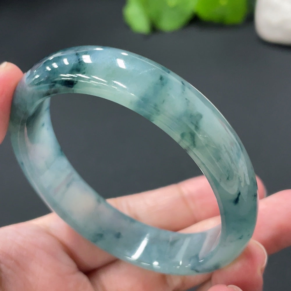 Jadeite Concubine Bracelet Size 55.2 Short Diameter 47.9 Total Weight 45.164g