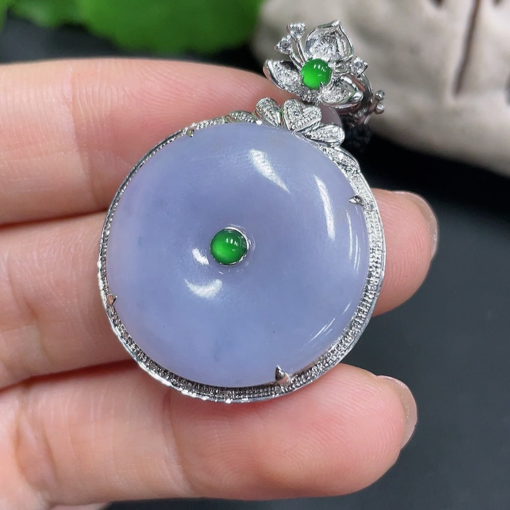 Jadeite Inlaid Peace Pendant with 18K Main Body and Non-Gold Cord, Total Weight Approximately 11.82g