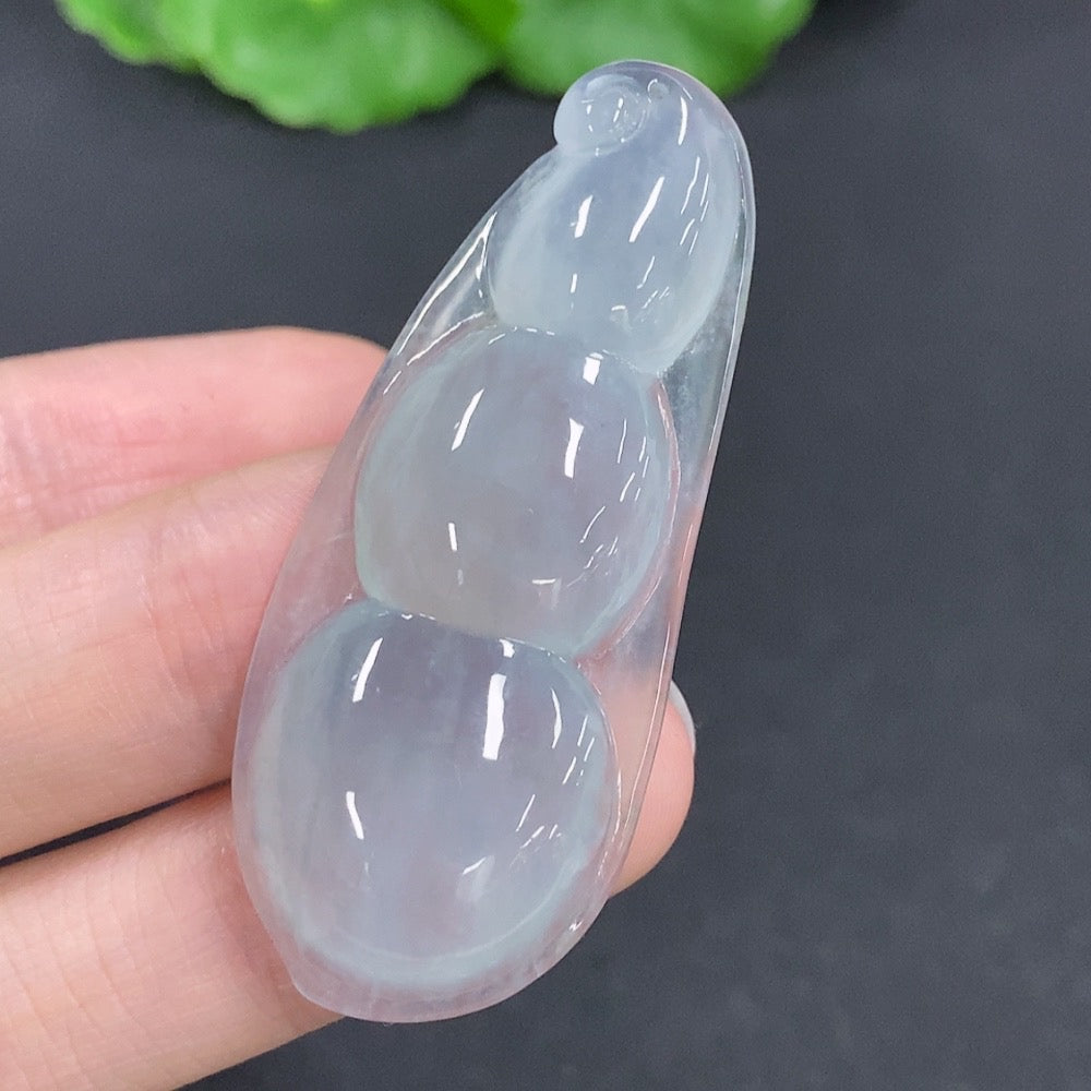 Jadeite Lucky Bean Pendant, Total Weight Approximately 10.8g