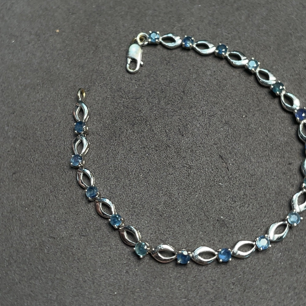 18K Gold Sapphire Bracelet, Total Weight Approx. 5.08g
